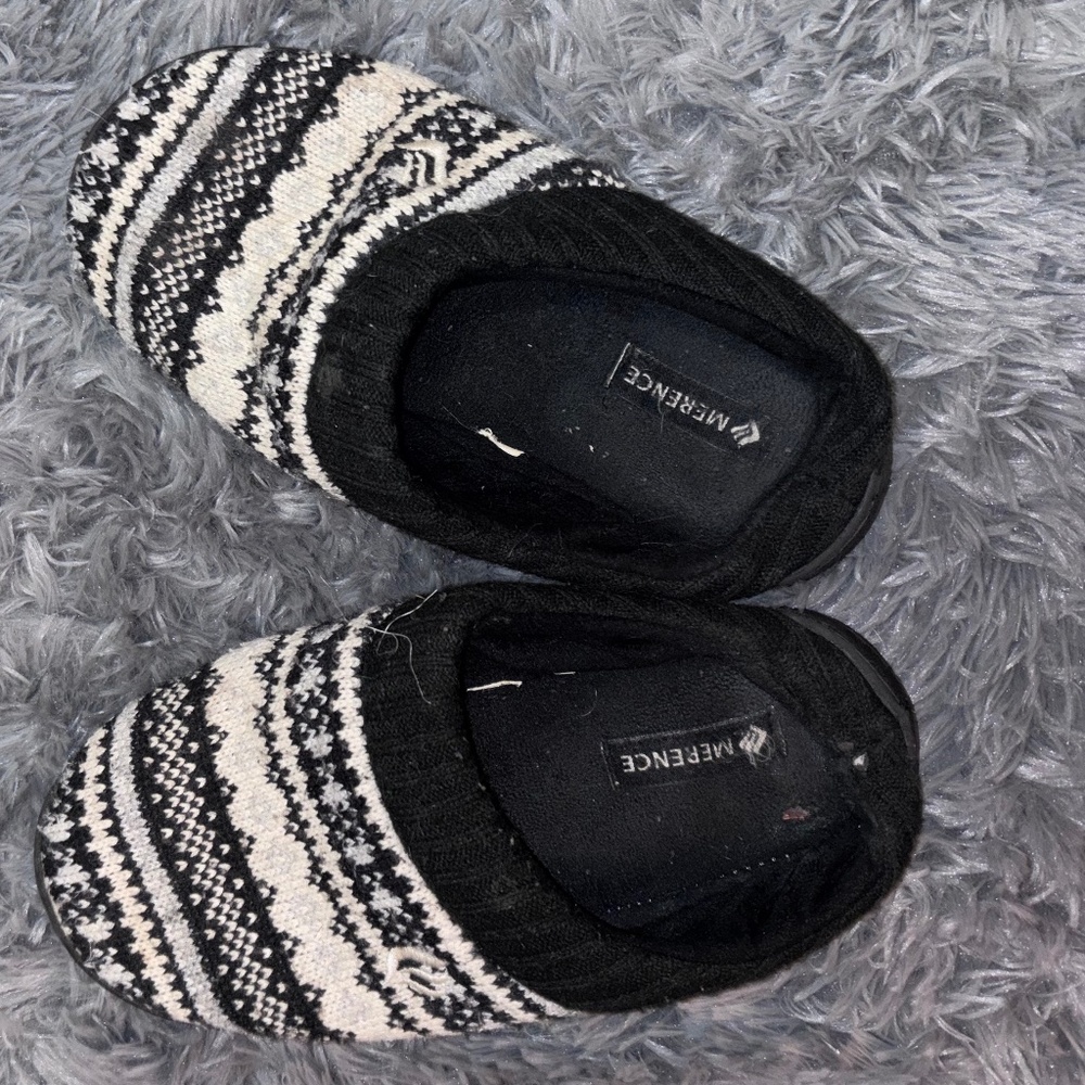 Women’s black and white fuzzy slippers